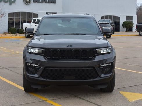 New 2025 Jeep Grand Cherokee Limited w/ Trailer Tow Package image 2