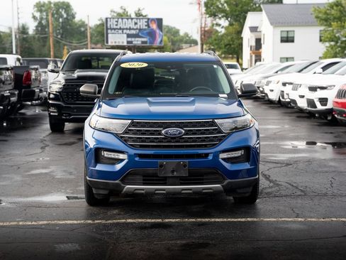 Used 2020 Ford Explorer XLT w/ Equipment Group 202A AWD/4WD image 3