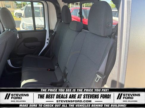 Used 2025 Jeep Gladiator Sport AWD/4WD image 33