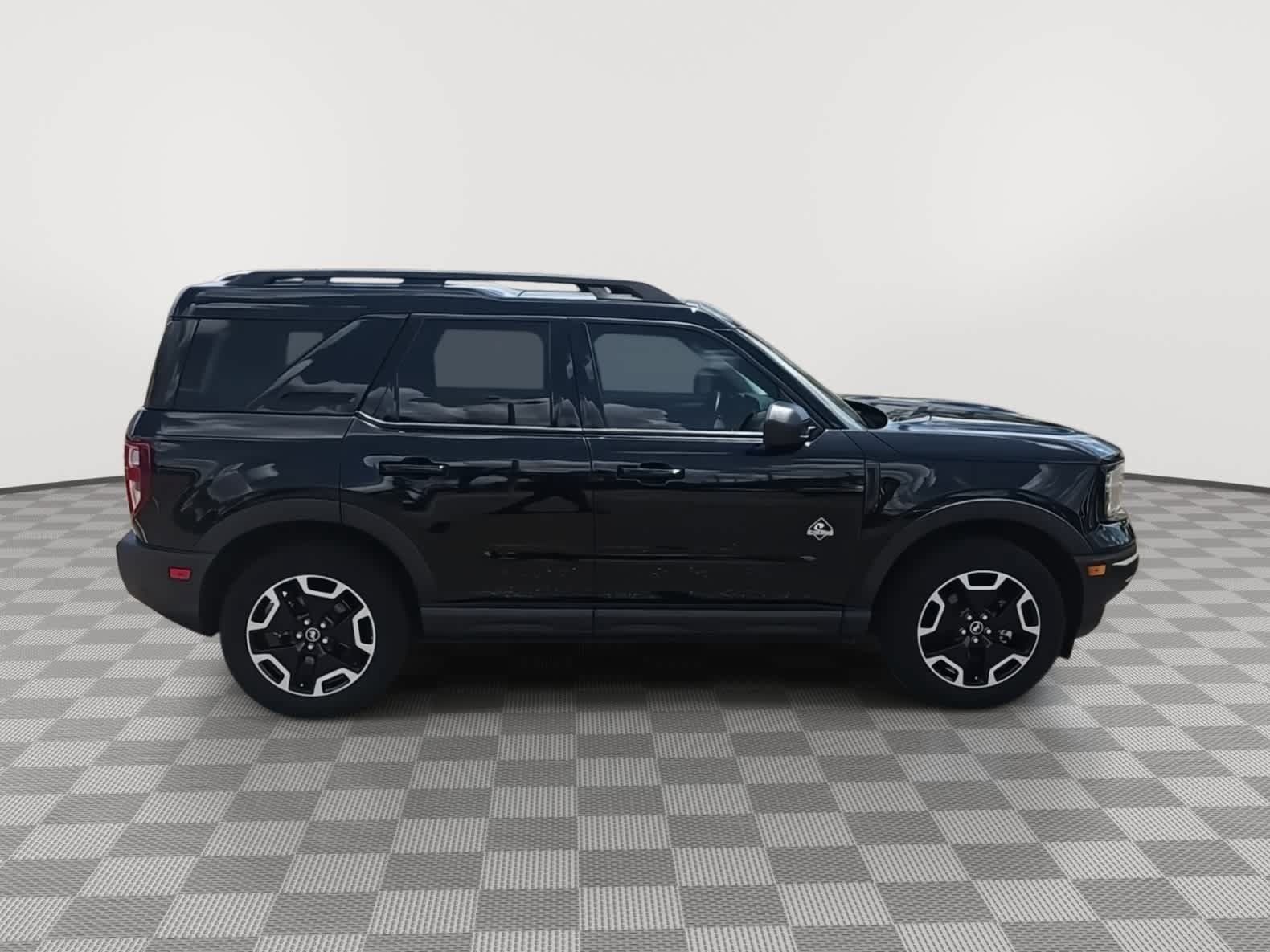 Used 2023 Ford Bronco Sport Outer Banks w/ Tech Package AWD/4WD image 9