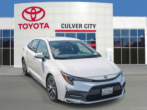 Used 2022 Toyota Corolla SE image 1