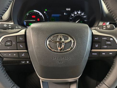 New 2026 Toyota Sienna XLE image 28