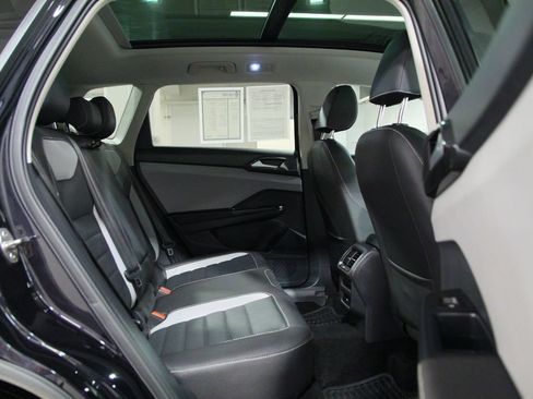 Used 2024 Volkswagen Taos SEL AWD/4WD image 23