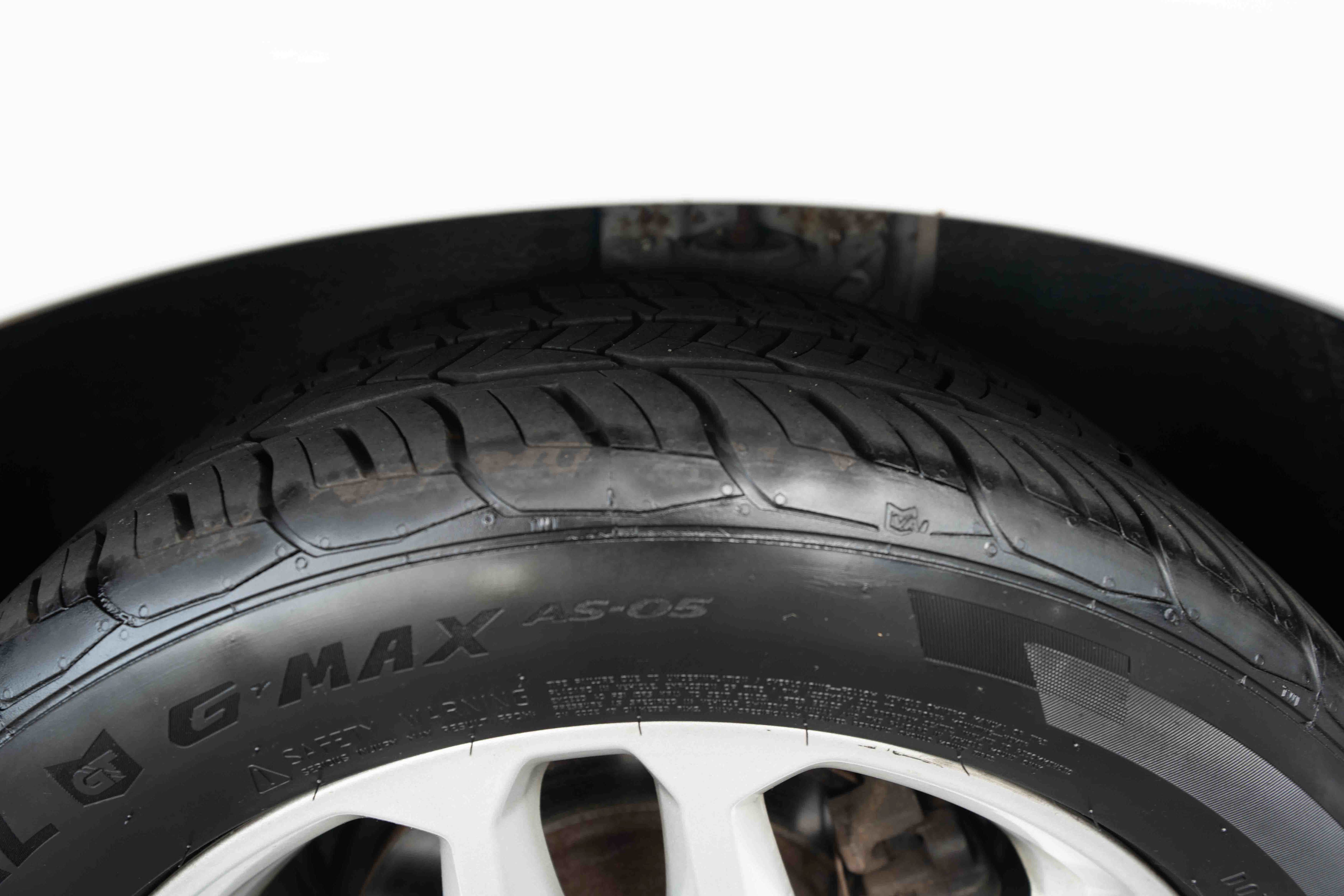 Used 2014 Ford Fusion SE FWD image 29