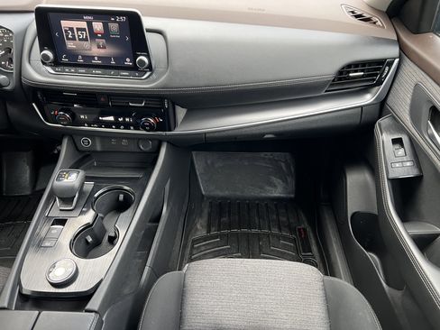 Used 2021 Nissan Rogue SV image 34