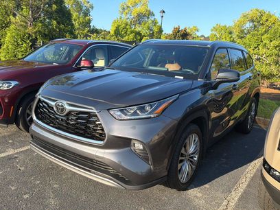 Used 2024 Toyota Highlander Platinum