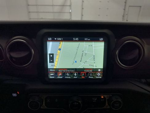 Used 2022 Jeep Wrangler Unlimited Rubicon w/ Steel Bumper Group AWD/4WD image 15