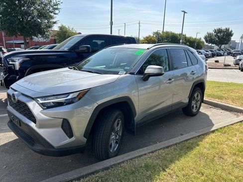 Used 2025 Toyota RAV4 XLE AWD/4WD image 6