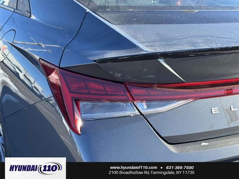 Used 2025 Hyundai Elantra SEL image 12