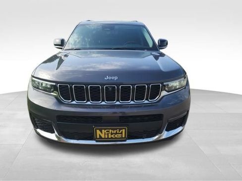 Used 2023 Jeep Grand Cherokee L Limited w/ Luxury Tech Group II AWD/4WD image 8