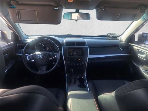 Used 2017 Toyota Camry SE image 16