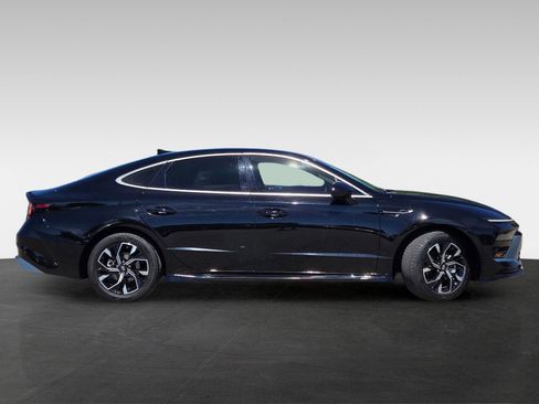 Used 2024 Hyundai Sonata SEL FWD image 3