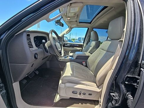 Used 2015 Lincoln Navigator 4WD image 10