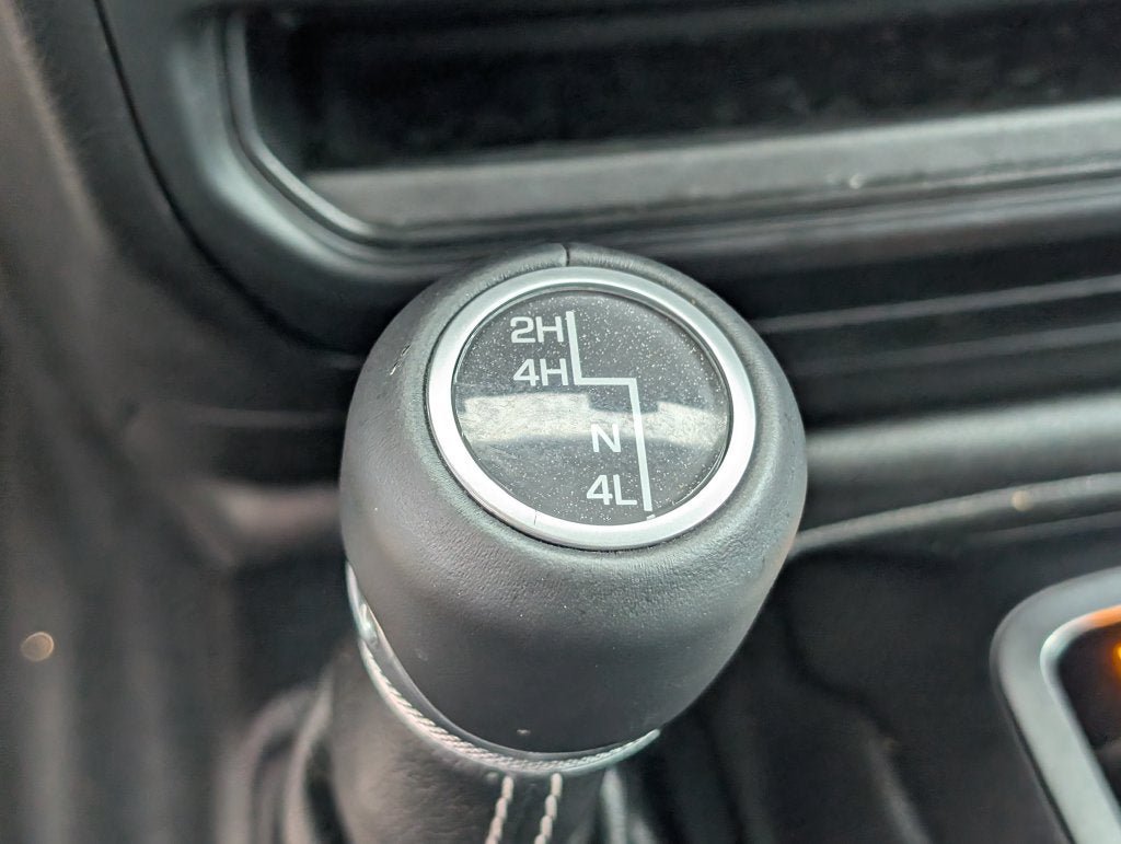 Used 2018 Jeep Wrangler Unlimited Sahara AWD/4WD image 22