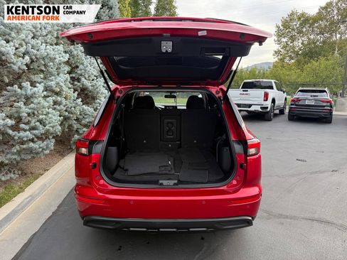 Used 2023 Mitsubishi Outlander ES image 32