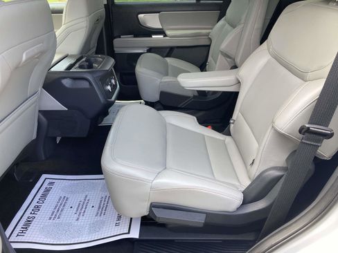 Used 2025 Ford Expedition Active image 15