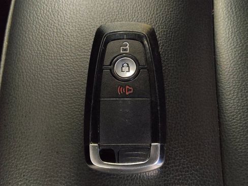 Used 2024 Ford Edge SEL image 32