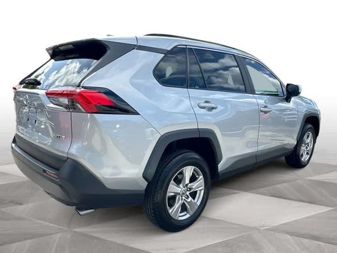 Used 2022 Toyota RAV4 XLE FWD image 8