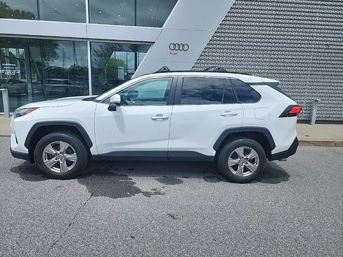 Used 2022 Toyota RAV4 XLE w/ Convenience Package AWD/4WD image 3