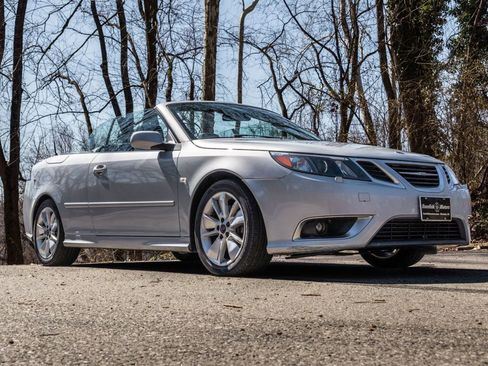 Used 2010 Saab 9-3 Aero w/ Aero Premium Package image 23