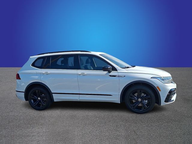 Used 2024 Volkswagen Tiguan SE R-Line FWD image 3