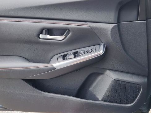 Certified 2024 Nissan Sentra SR FWD image 18