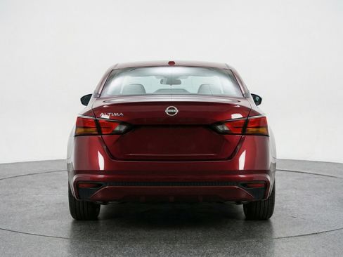 Used 2025 Nissan Altima 2.5 SV FWD image 7