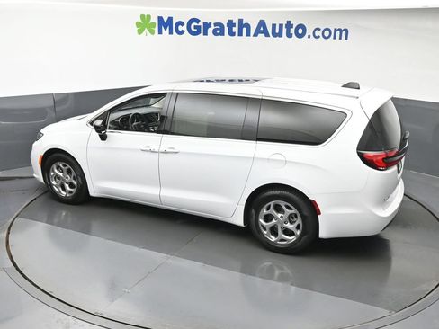 Used 2024 Chrysler Pacifica Limited FWD image 24