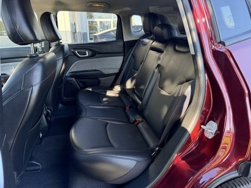 Used 2022 Jeep Compass Latitude image 14