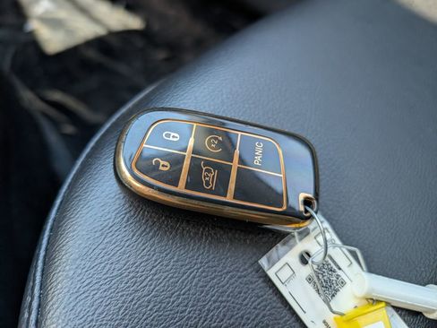 Used 2019 Jeep Compass Latitude AWD/4WD image 30