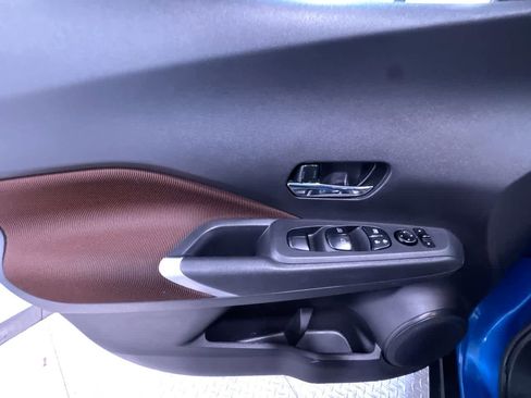 Used 2021 Nissan Kicks SR image 12