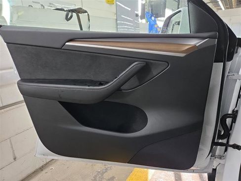 Used 2023 Tesla Model Y Long Range image 8