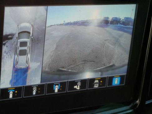 Used 2024 Chevrolet Traverse RS image 31