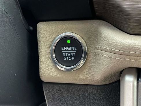 Certified 2024 Ford Expedition Limited image 34