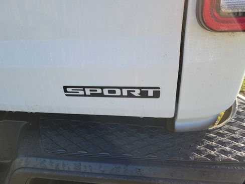 Used 2020 Jeep Gladiator Sport w/ Quick Order Package 24S image 17