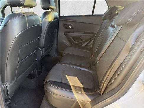 Used 2020 Chevrolet Trax LT w/ Redline Edition image 22