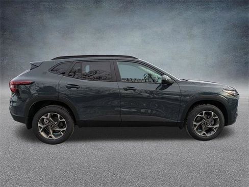 New 2026 Chevrolet Trax LT w/ Driver Confidence Package image 3