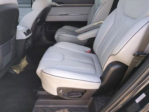 Used 2024 Hyundai Palisade SEL FWD image 19