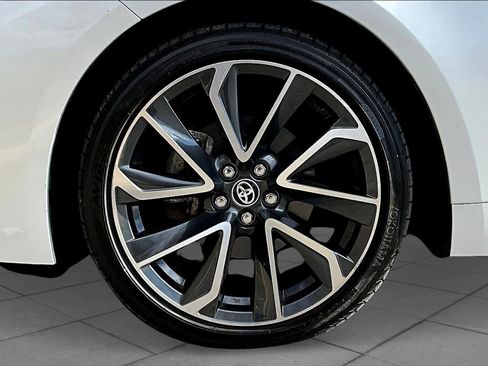 Used 2022 Toyota Corolla SE w/ SE Premium Package image 10