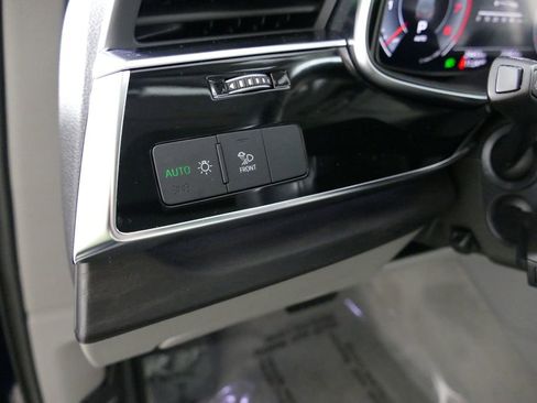 Used 2023 Audi Q7 3.0T Premium AWD/4WD image 19