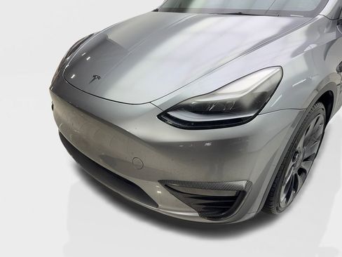Used 2024 Tesla Model Y Performance image 16