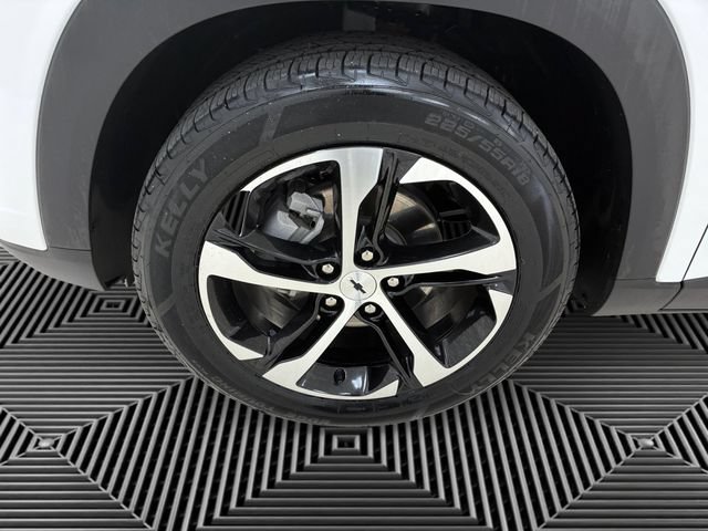Used 2024 Chevrolet Trax RS w/ Sunroof Package FWD image 9