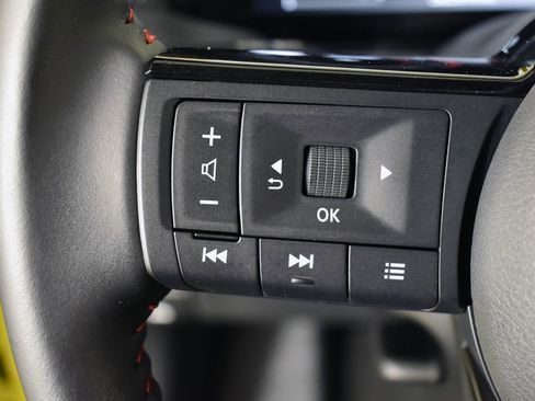 Used 2025 Nissan Kicks SR image 34