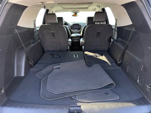 Used 2021 Chevrolet Traverse Premier w/ Redline Edition image 17