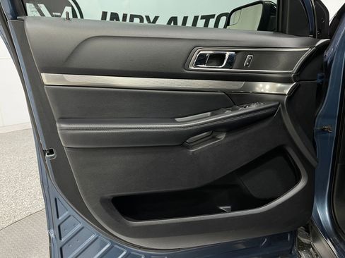 Used 2018 Ford Explorer XLT w/ Equipment Group 201A AWD/4WD image 14
