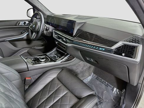 Used 2025 BMW X7 xDrive40i w/ Executive Package AWD/4WD image 31