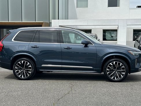 New 2026 Volvo XC90 B6 Plus AWD/4WD image 4