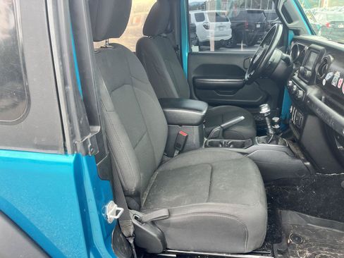 Used 2019 Jeep Wrangler Sport AWD/4WD image 13