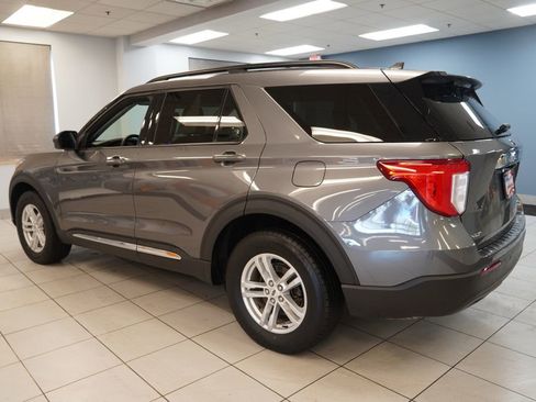 Used 2023 Ford Explorer XLT AWD/4WD image 7