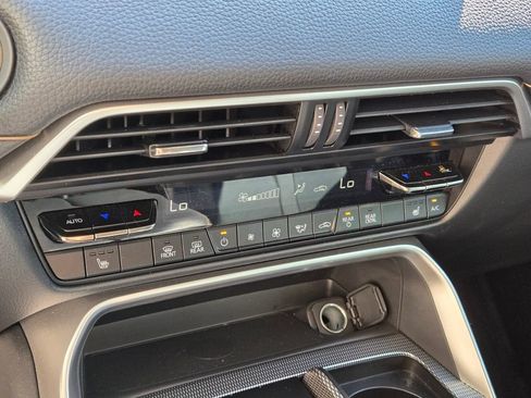 Certified 2025 MAZDA CX-70 Plug-In Hybrid w/ Premium Pkg image 29